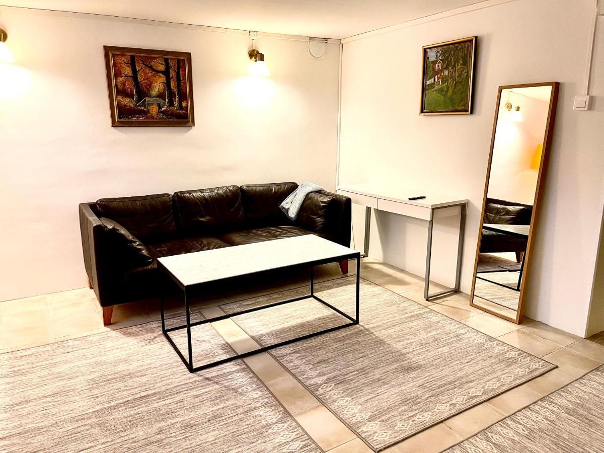 3 Rooms With Private Kitchen & Private Bathroom 5B Йевле Екстериор снимка